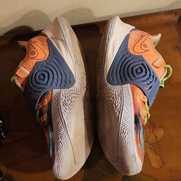 Nike Kyrie 3 Low Tie Dye Shoes 11.5 - Picture 8 of 10